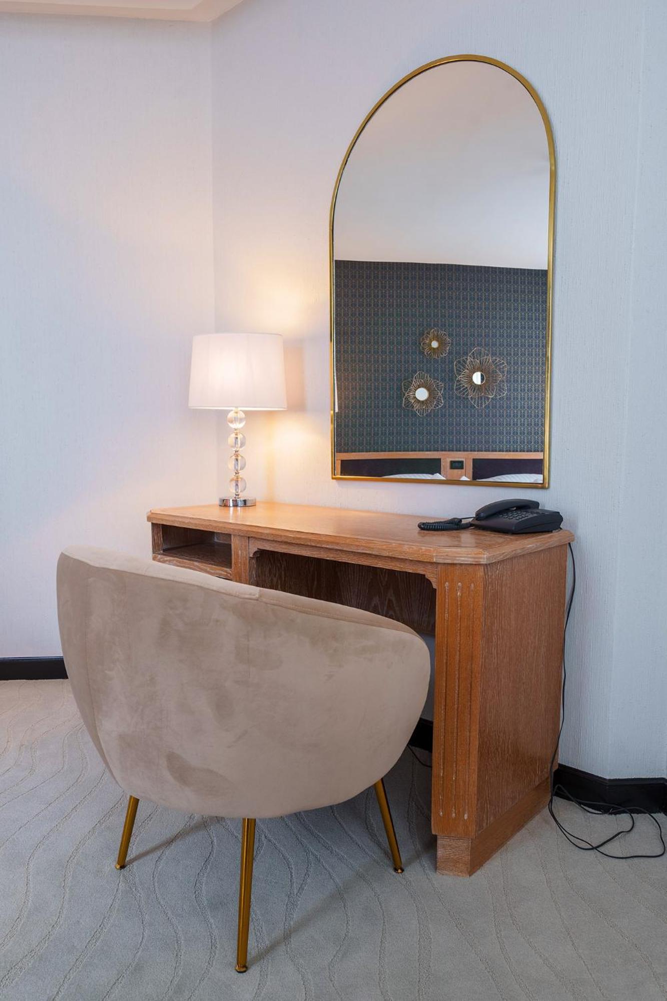 Best Western Plus Le Picardy Saint-Quentin  Buitenkant foto